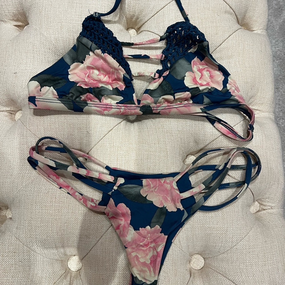 Frankie’s Bikini flower bikini